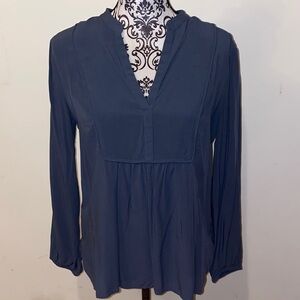 3/$45 LOFT Navy Blouse with V-Neck Size Medium 100% Soft Rayon